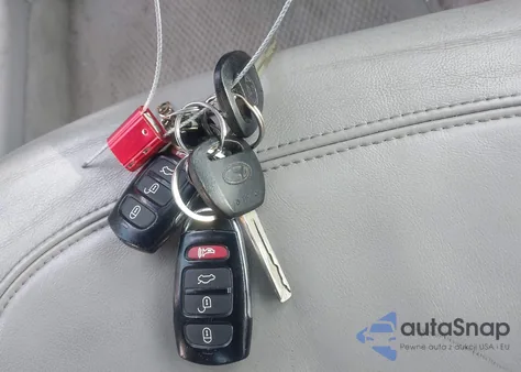 2006 Hyundai Azera Limited/Se from USA, damaged, VIN KMHFC46F96A053850